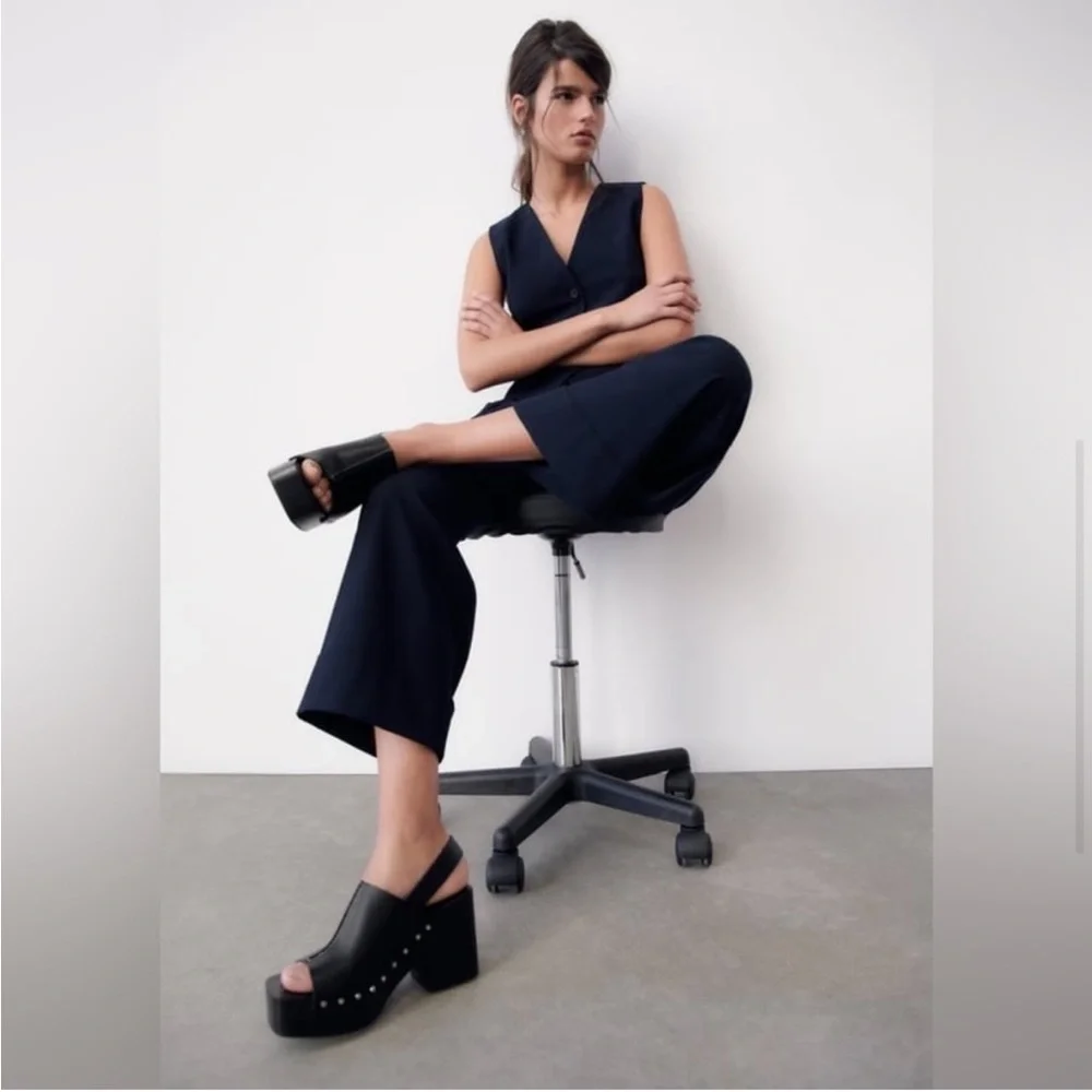 ZARA Slimg Back Leather and Wood Platform Clog - Picture 3 of 11